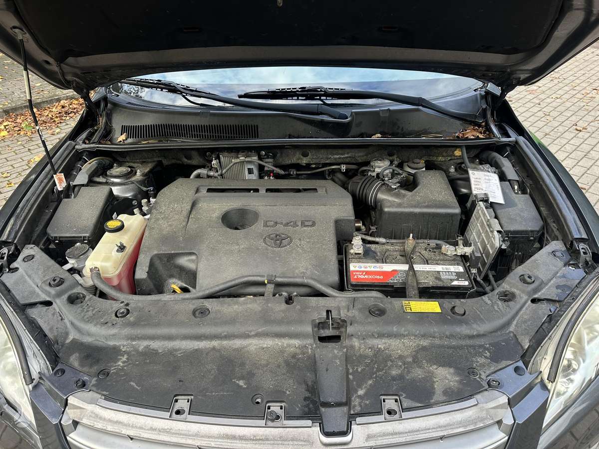 Toyota RAV4 2011 — photo 9