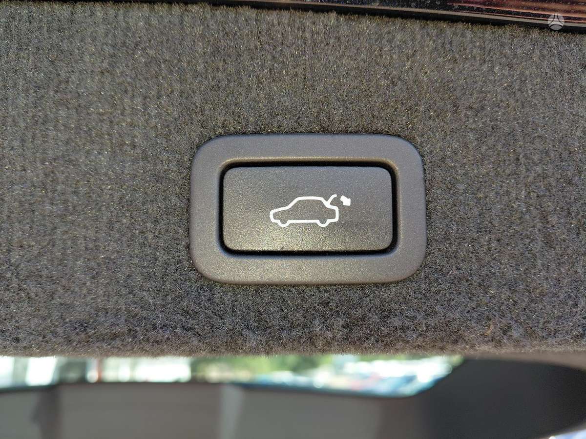 Volvo V70 2012 — photo 10