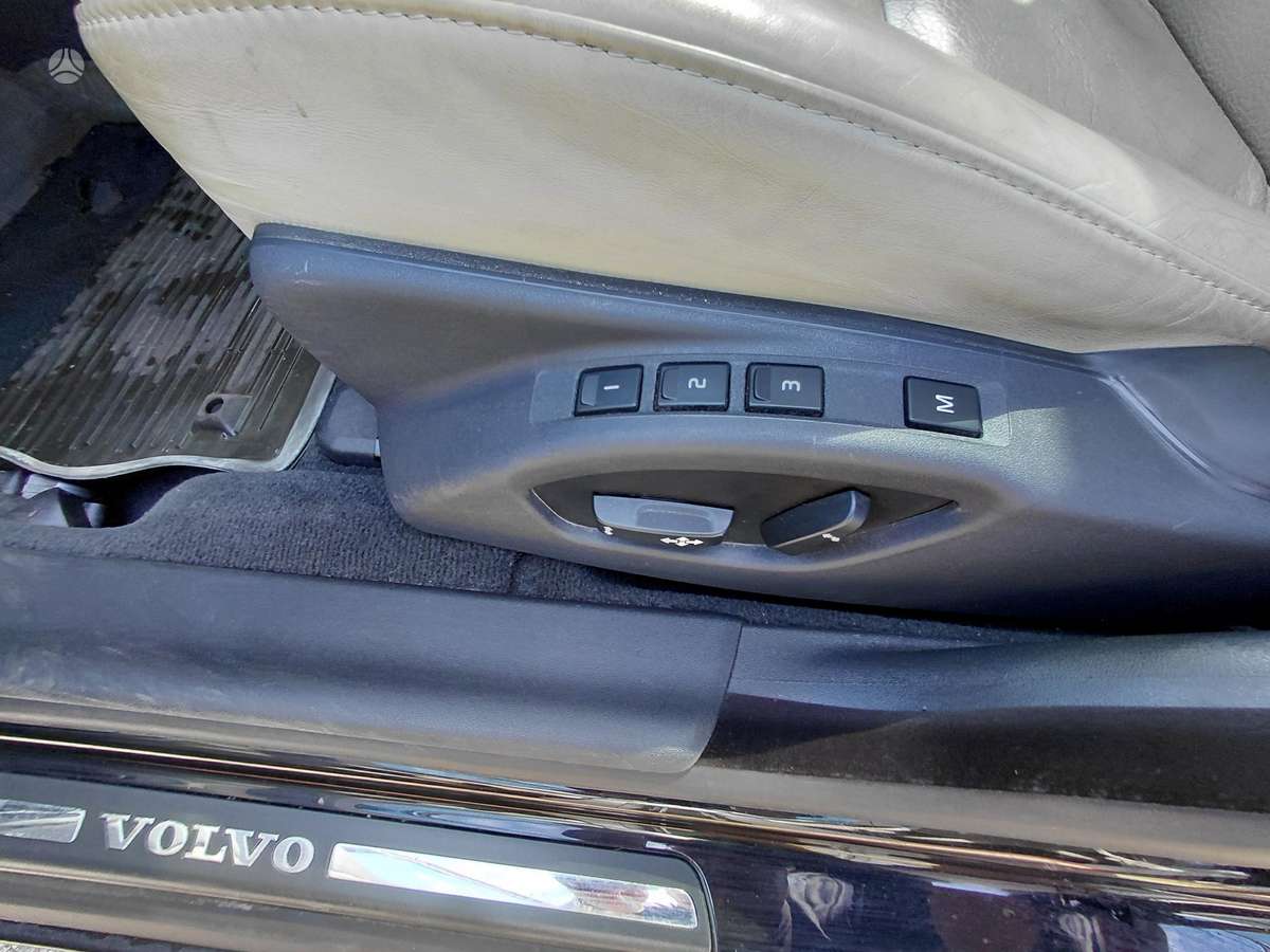 Volvo V70 2012 — photo 21