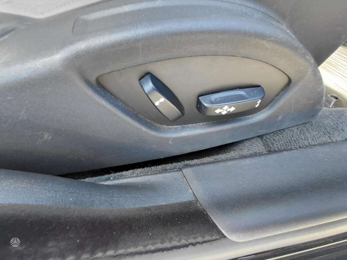 Volvo V70 2012 — photo 22