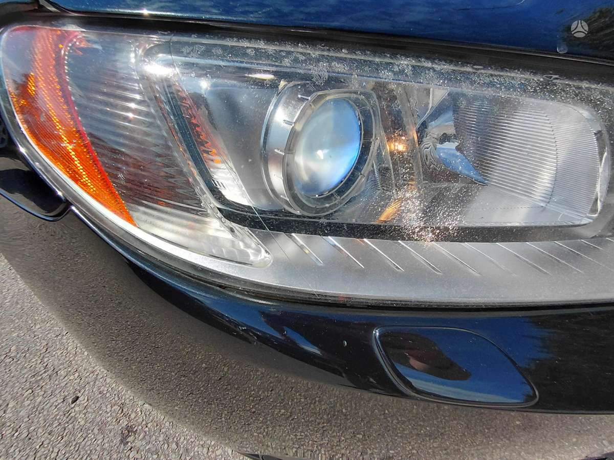 Volvo V70 2012 — photo 23