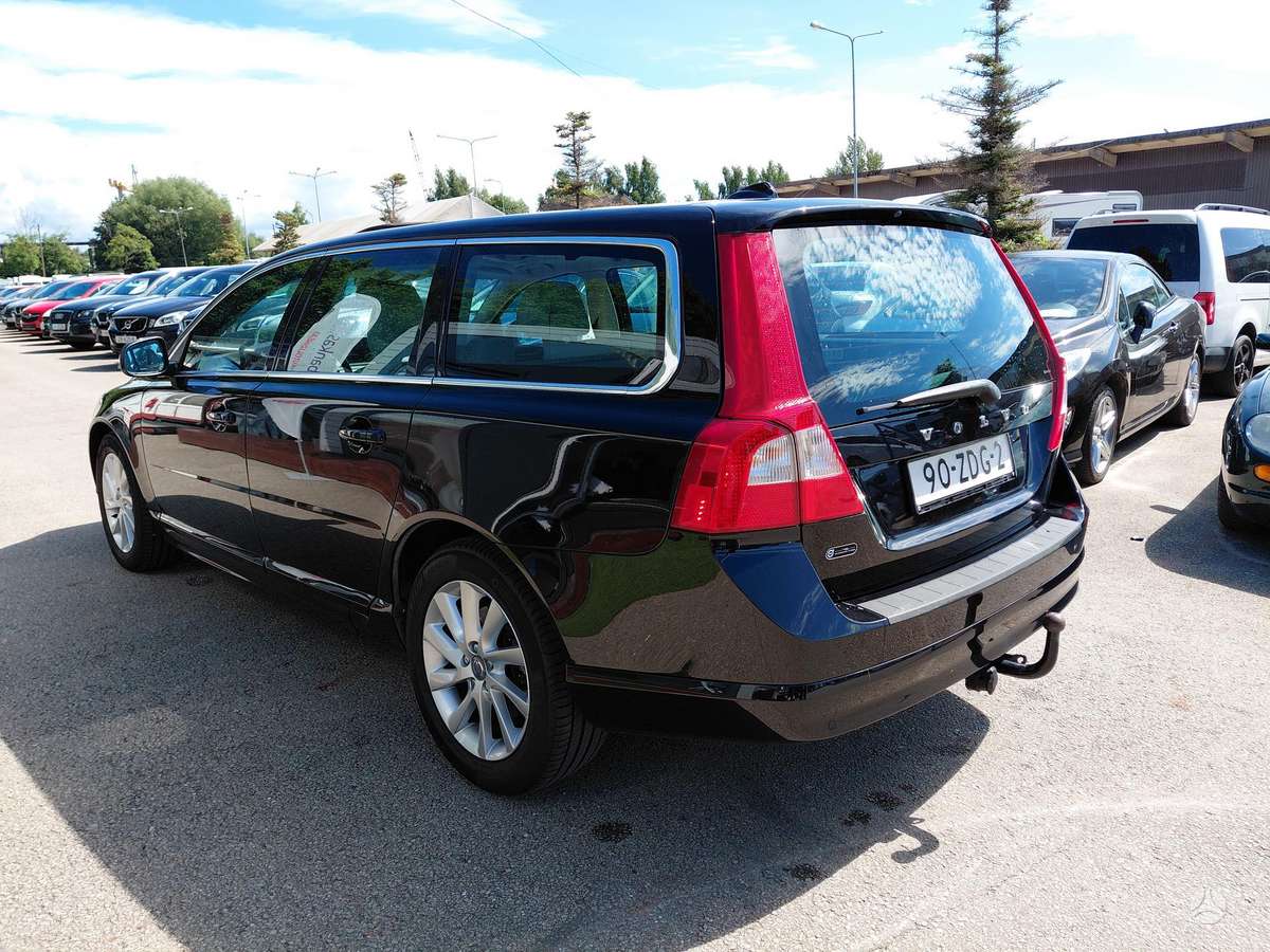 Volvo V70 2012 — photo 7