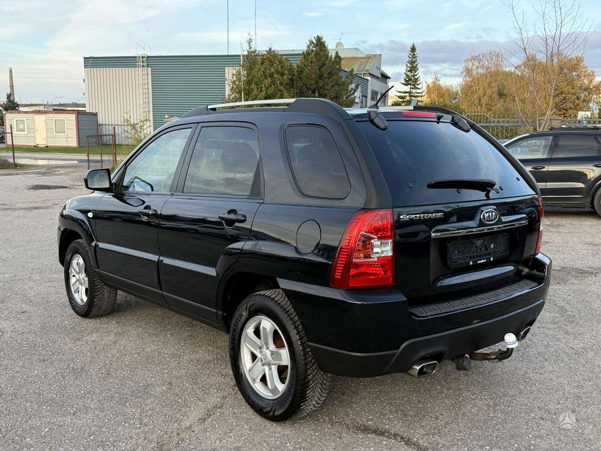 Kia Sportage 2010 — engine 1975 cm³, 141 HP (104kW)