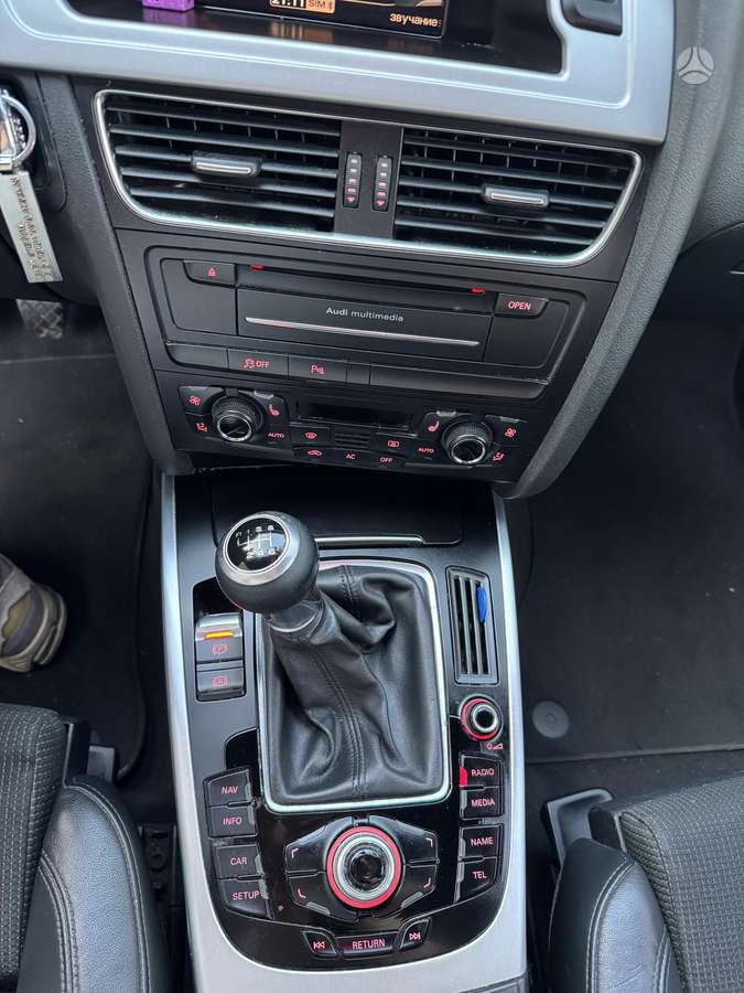 Audi A4 2011 — photo 13