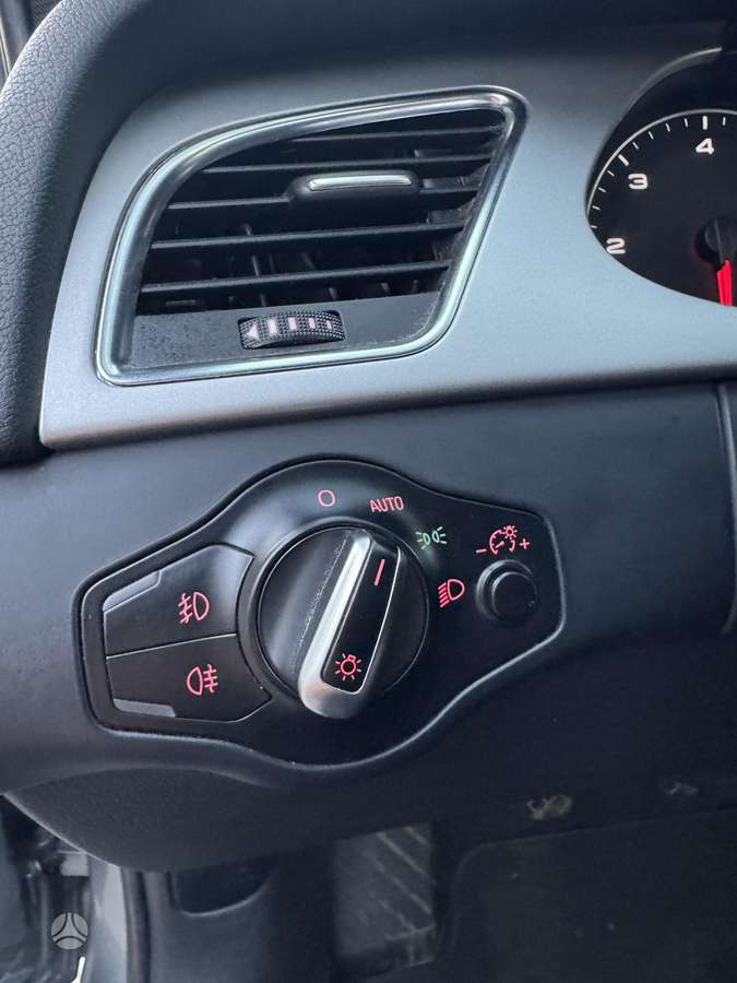 Audi A4 2011 — photo 14