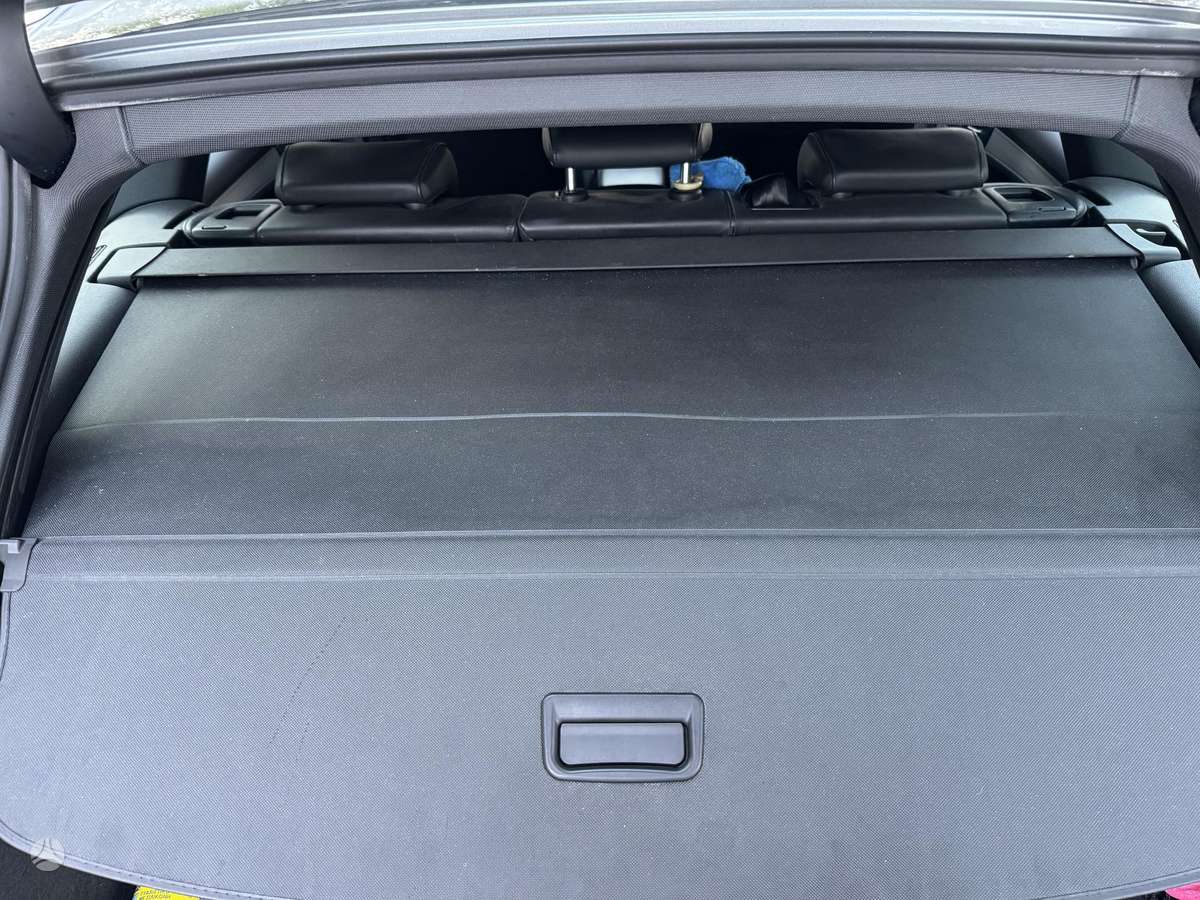Audi A4 2011 — photo 16