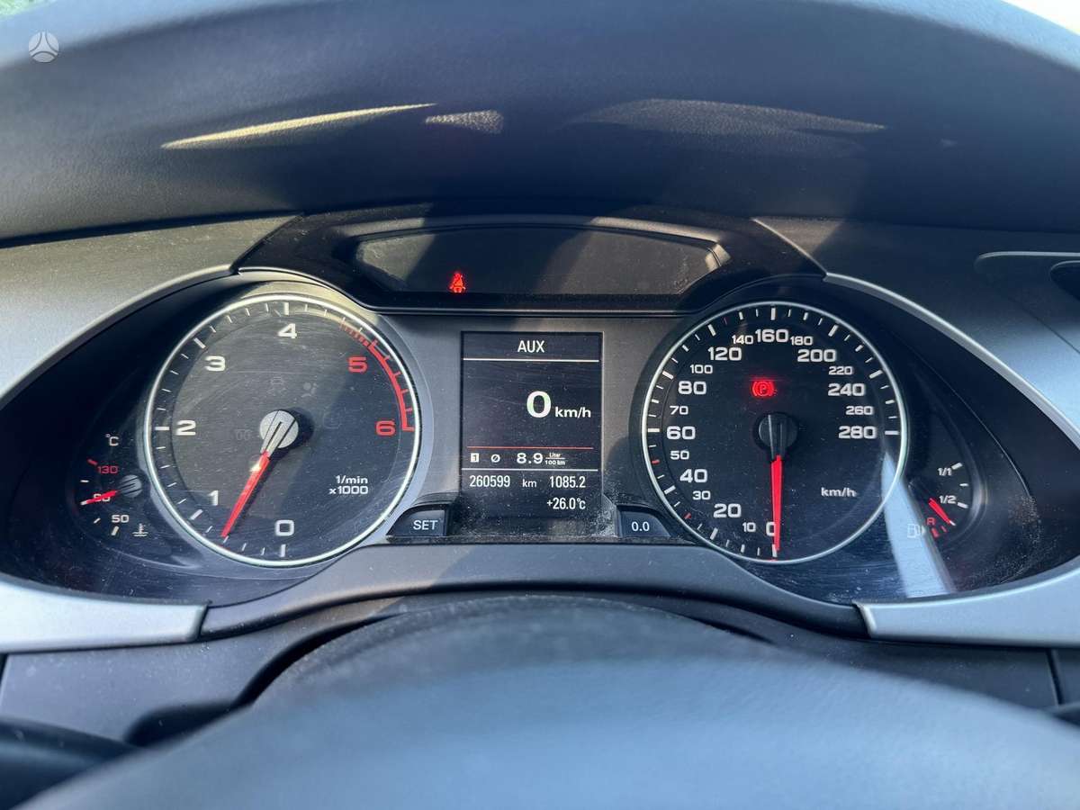 Audi A4 2011 — photo 18