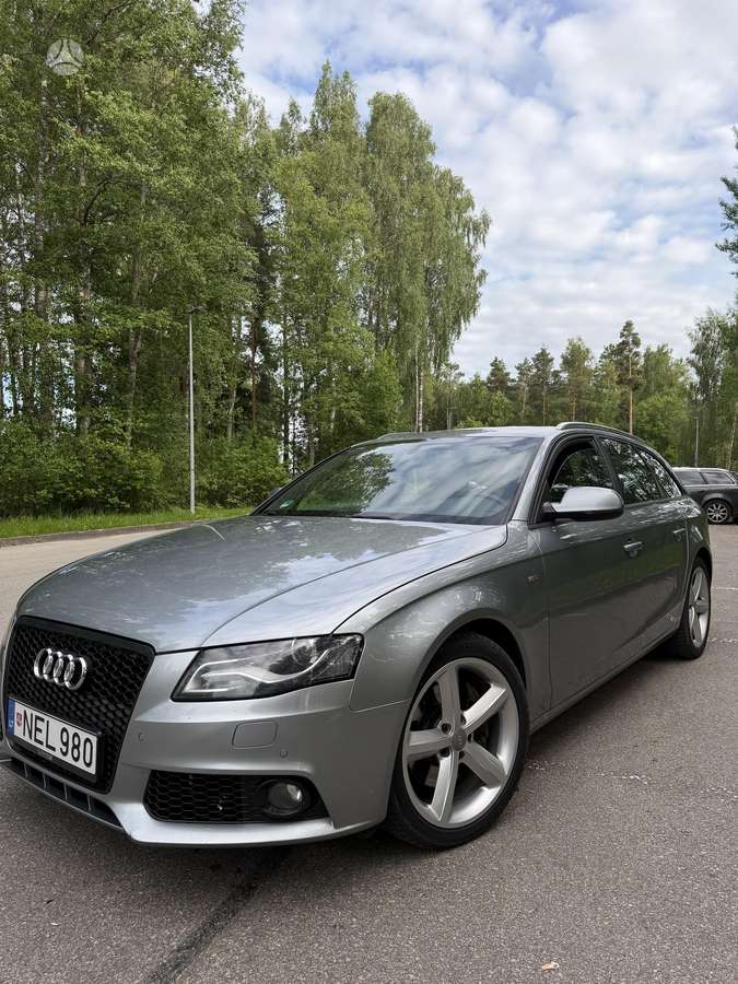 Audi A4 2011 — interior