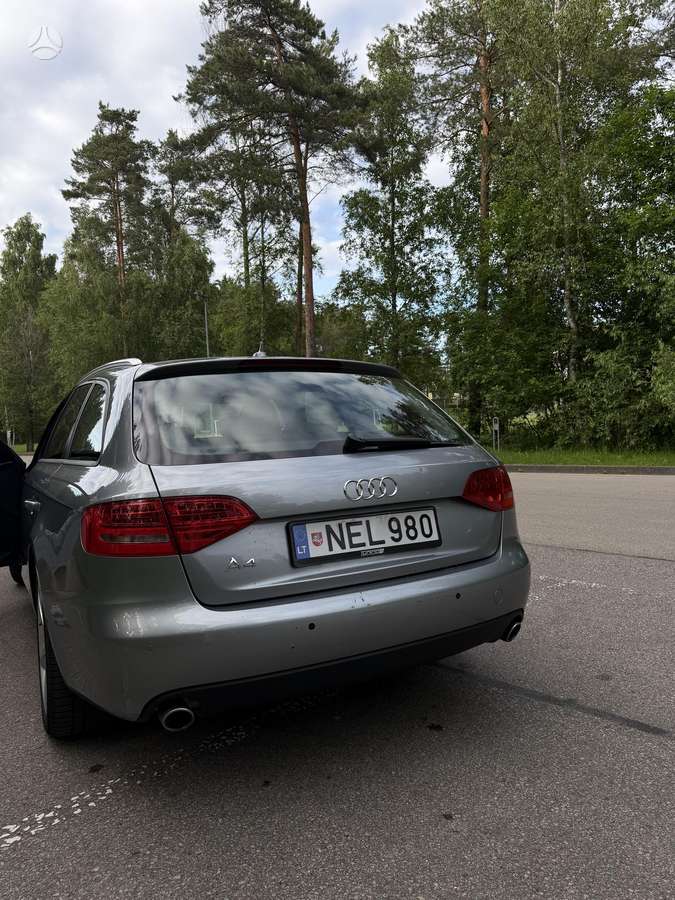 Audi A4 2011 — photo 5