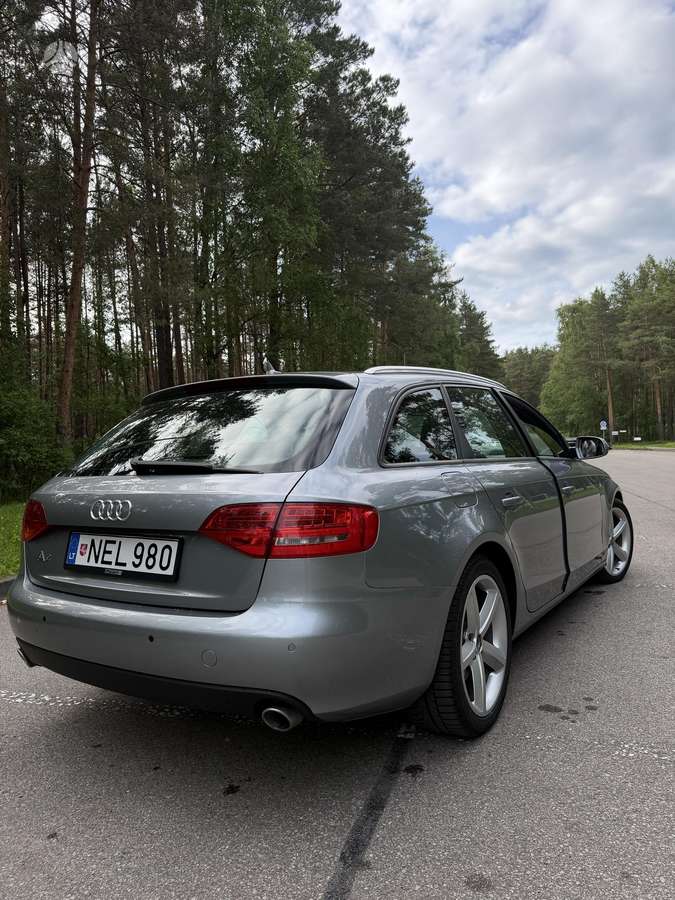 Audi A4 2011 — photo 6