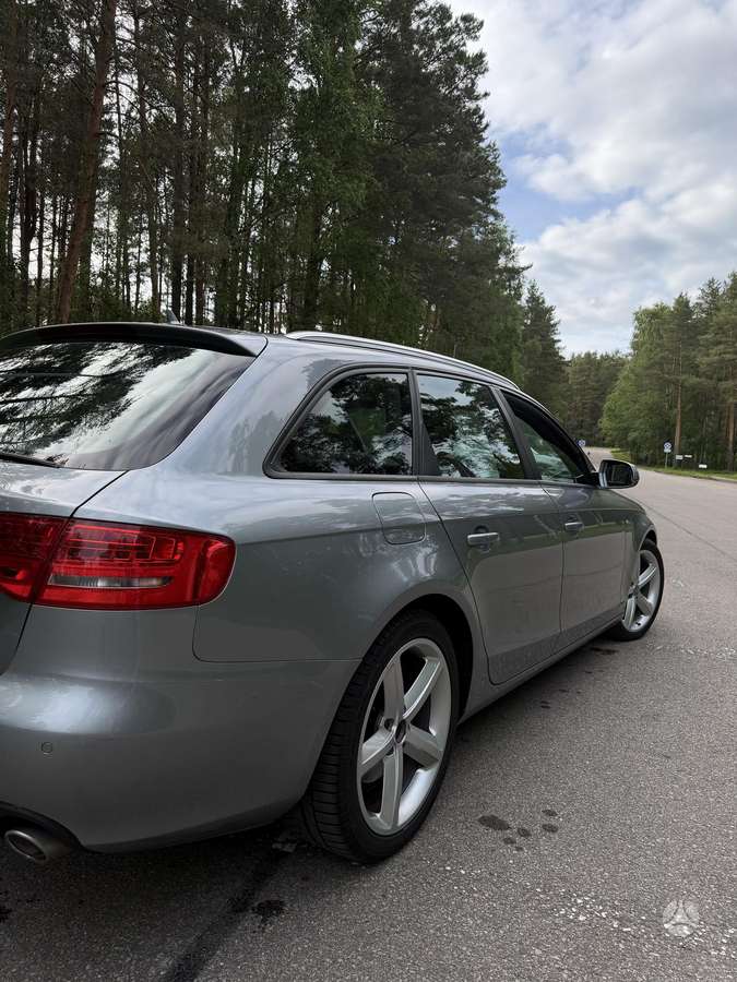 Audi A4 2011 — photo 7
