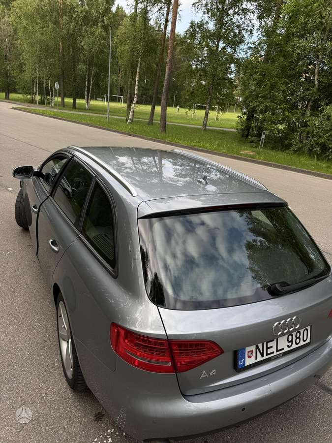 Audi A4 2011 — photo 9