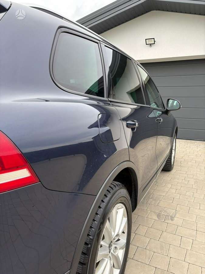 Volkswagen Touareg 2011 — photo 10