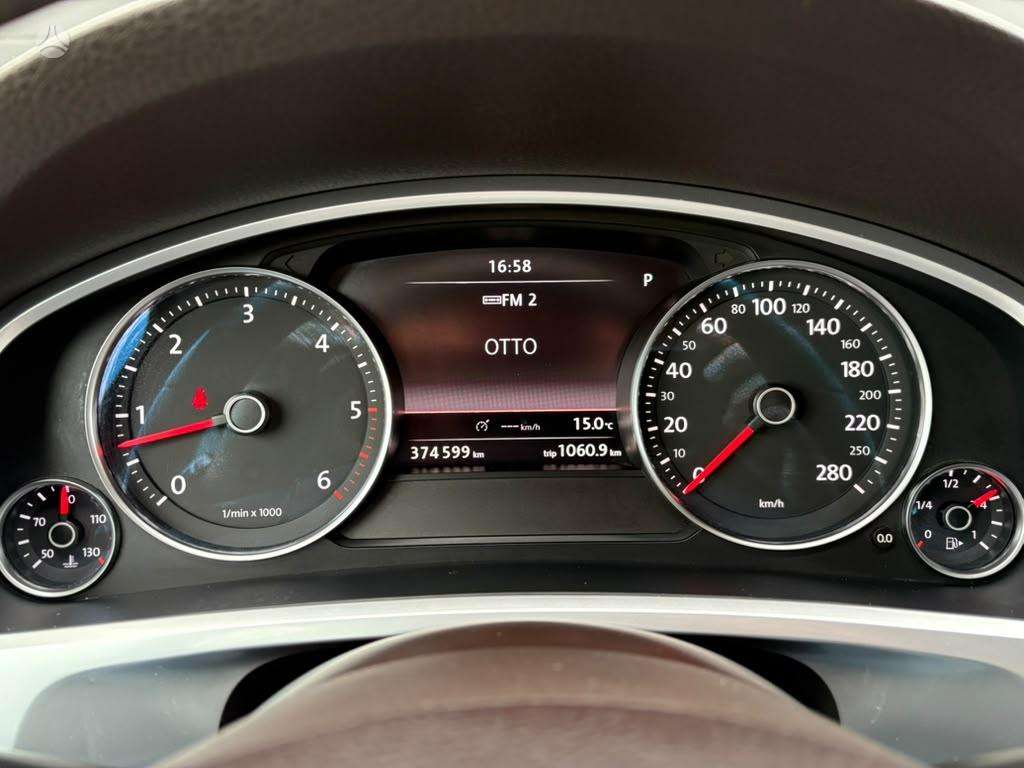 Volkswagen Touareg 2011 — photo 15