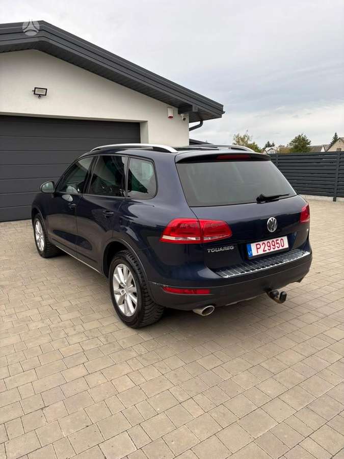 Volkswagen Touareg 2011 — engine 2967 cm³, 241 HP (177kW)