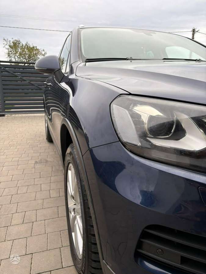 Volkswagen Touareg 2011 — photo 7