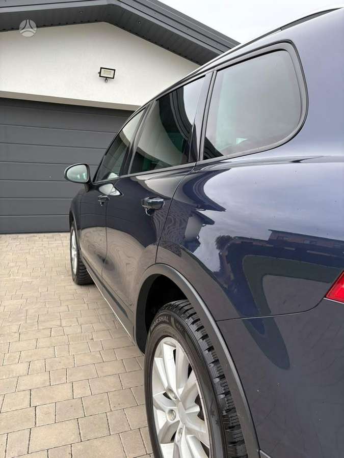 Volkswagen Touareg 2011 — photo 9