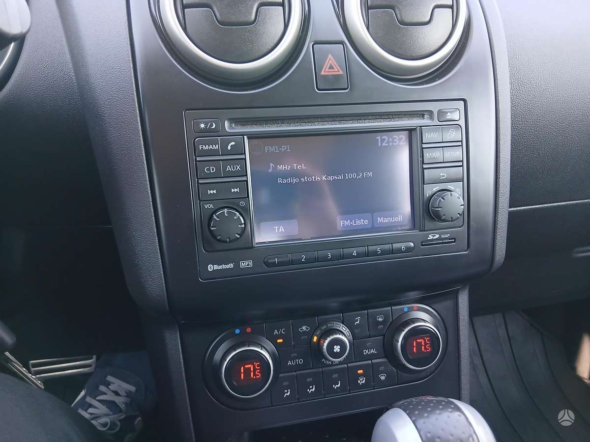 Nissan Qashqai 2011 — photo 24