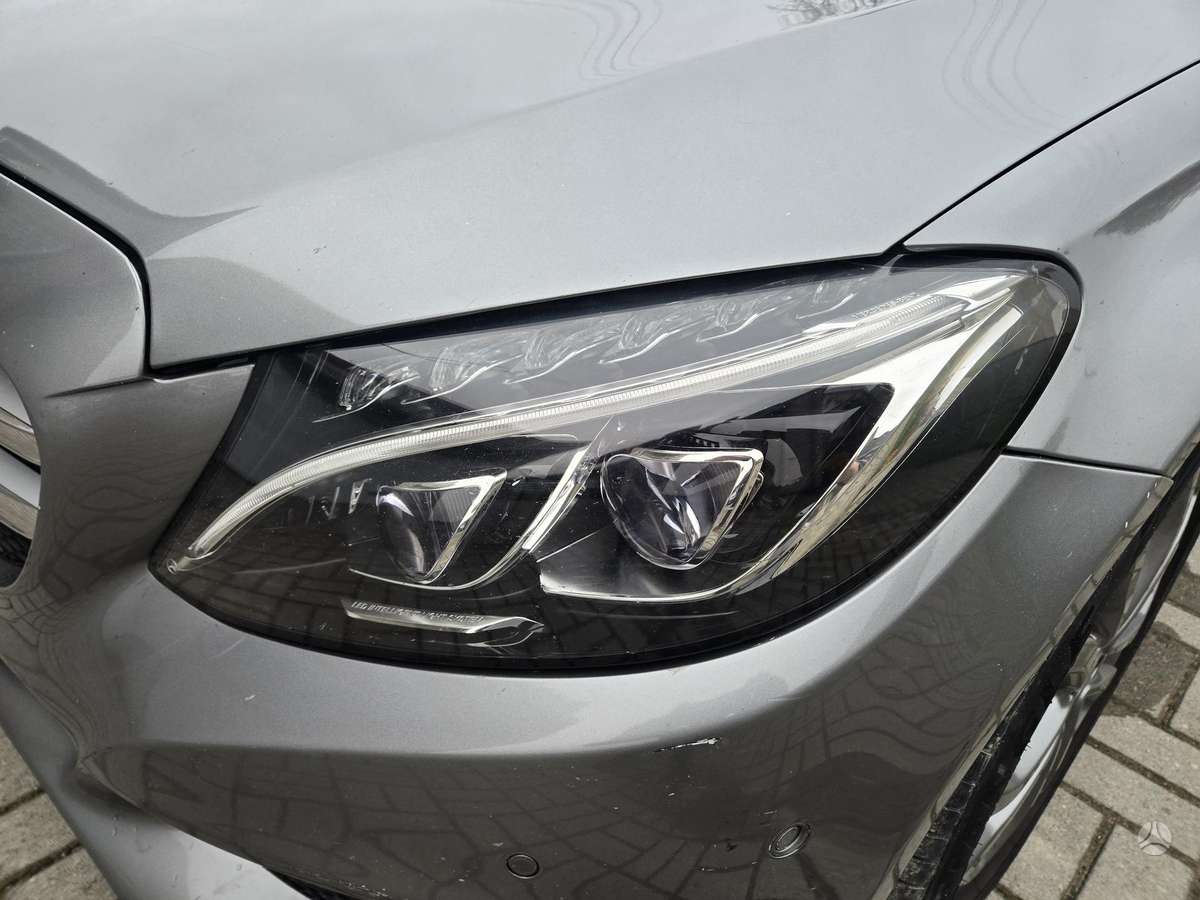 Mercedes-Benz C200 2015 — photo 10