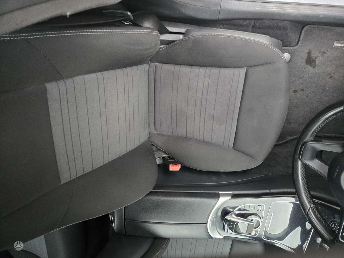 Mercedes-Benz C200 2015 — photo 14