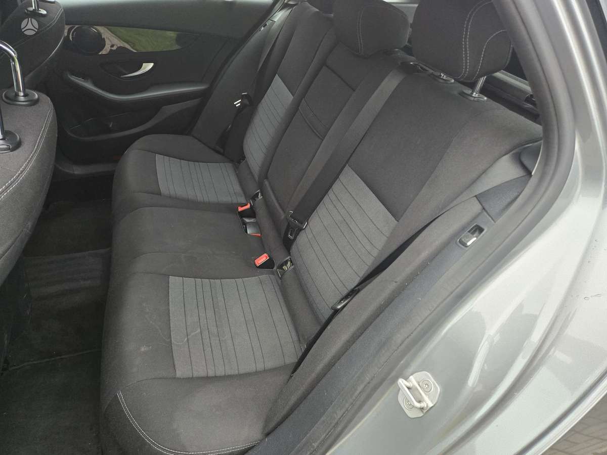 Mercedes-Benz C200 2015 — photo 15