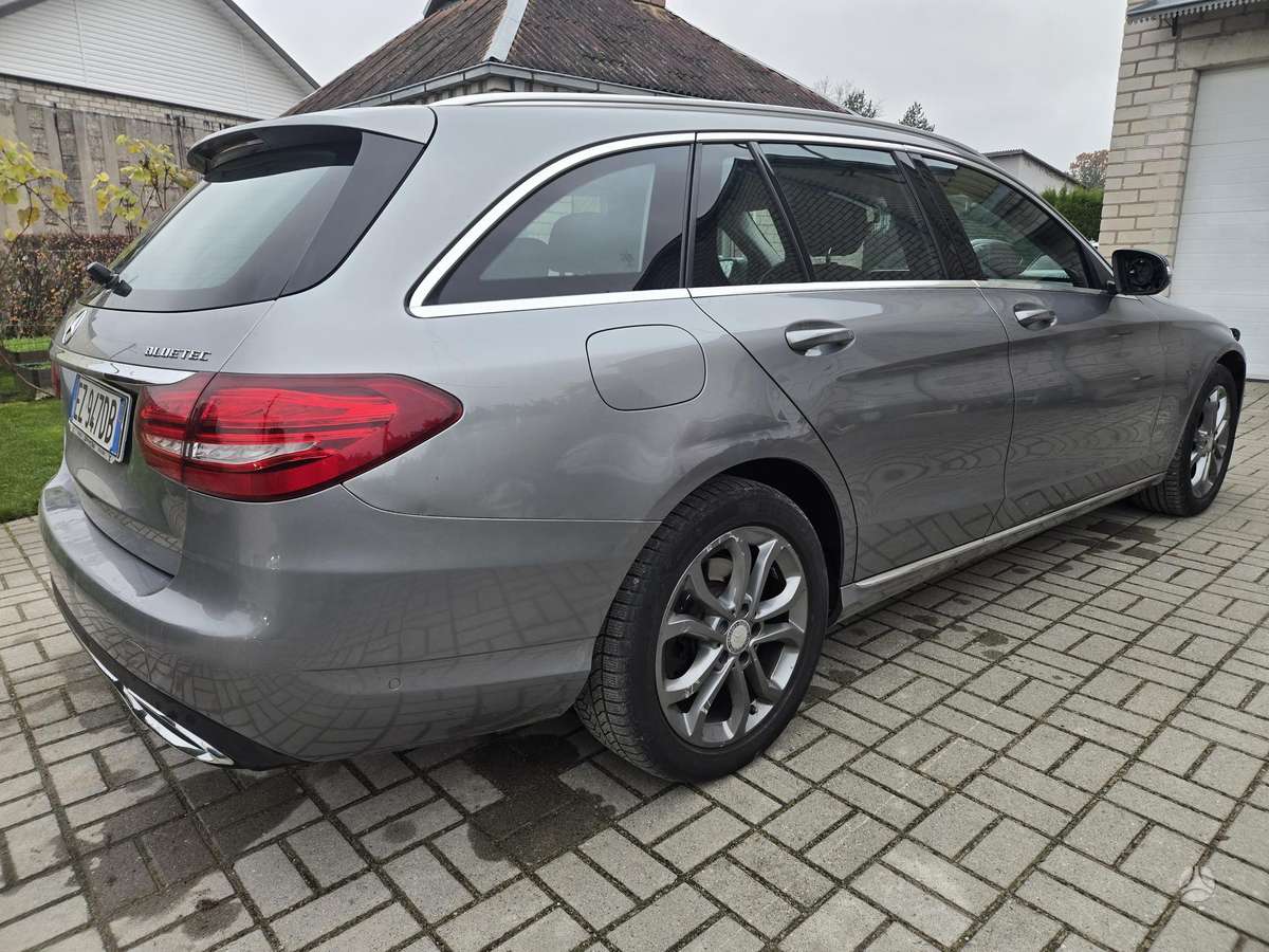 Mercedes-Benz C200 2015 — engine 1598 cm³, 136 HP (100kW)