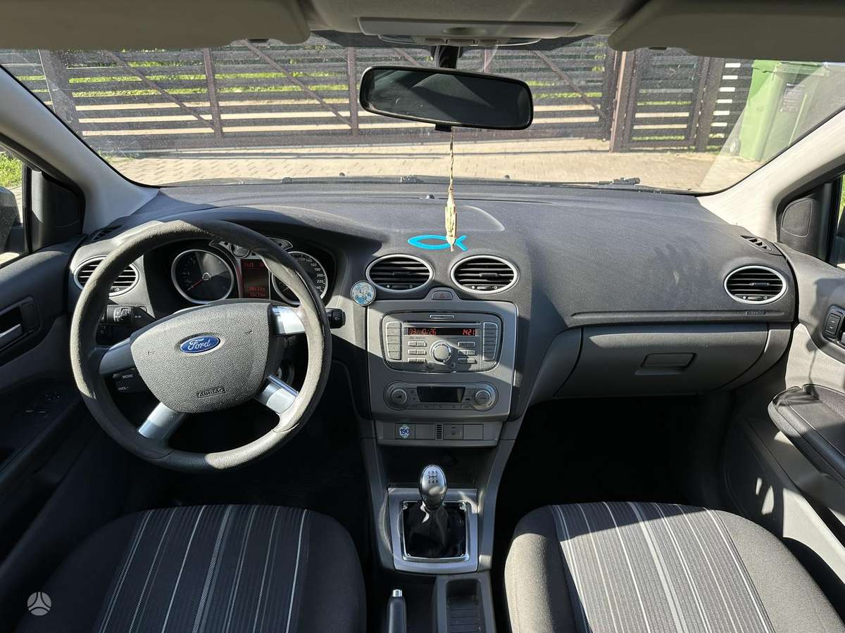Ford Focus 2008 — photo 11