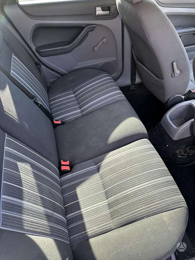 Ford Focus 2008 — photo 13
