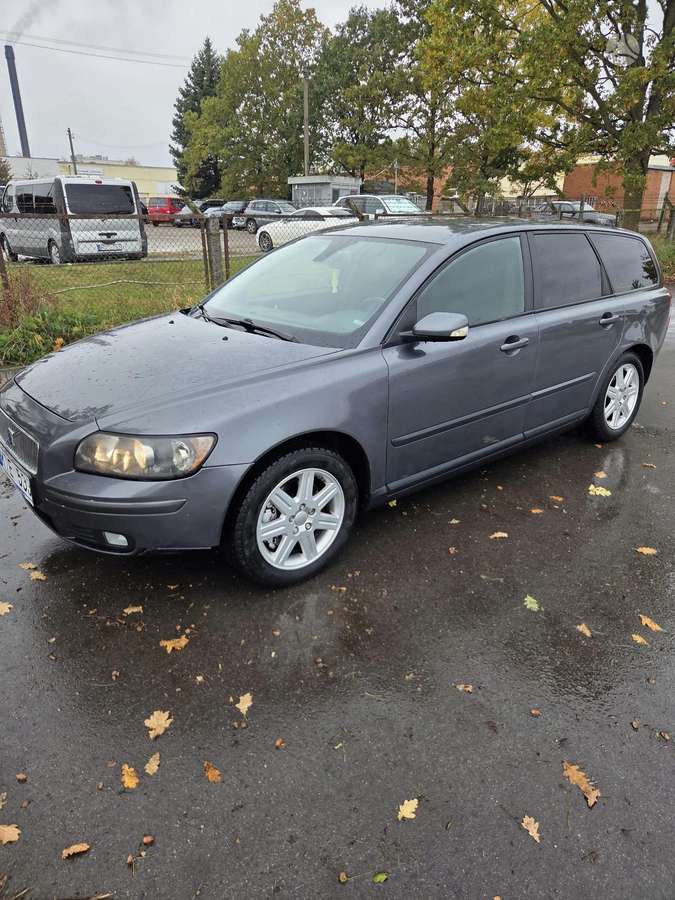 Volvo V50 2005 — салон