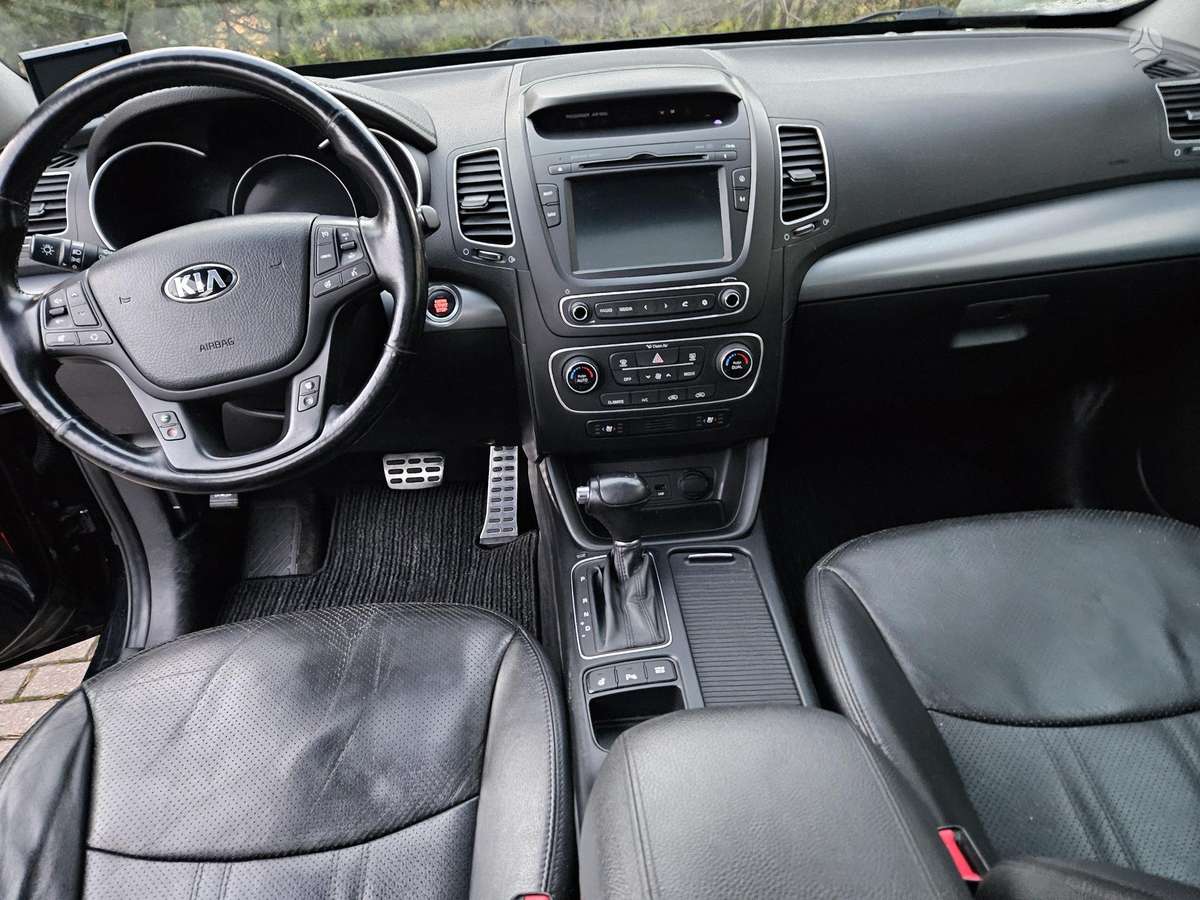 Kia Sorento 2015 — photo 18