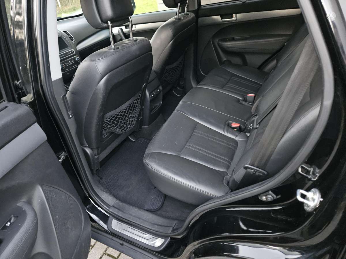 Kia Sorento 2015 — photo 22