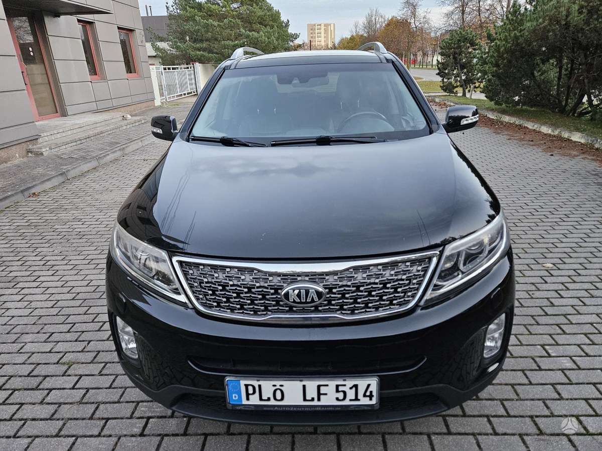 Kia Sorento 2015 — interior