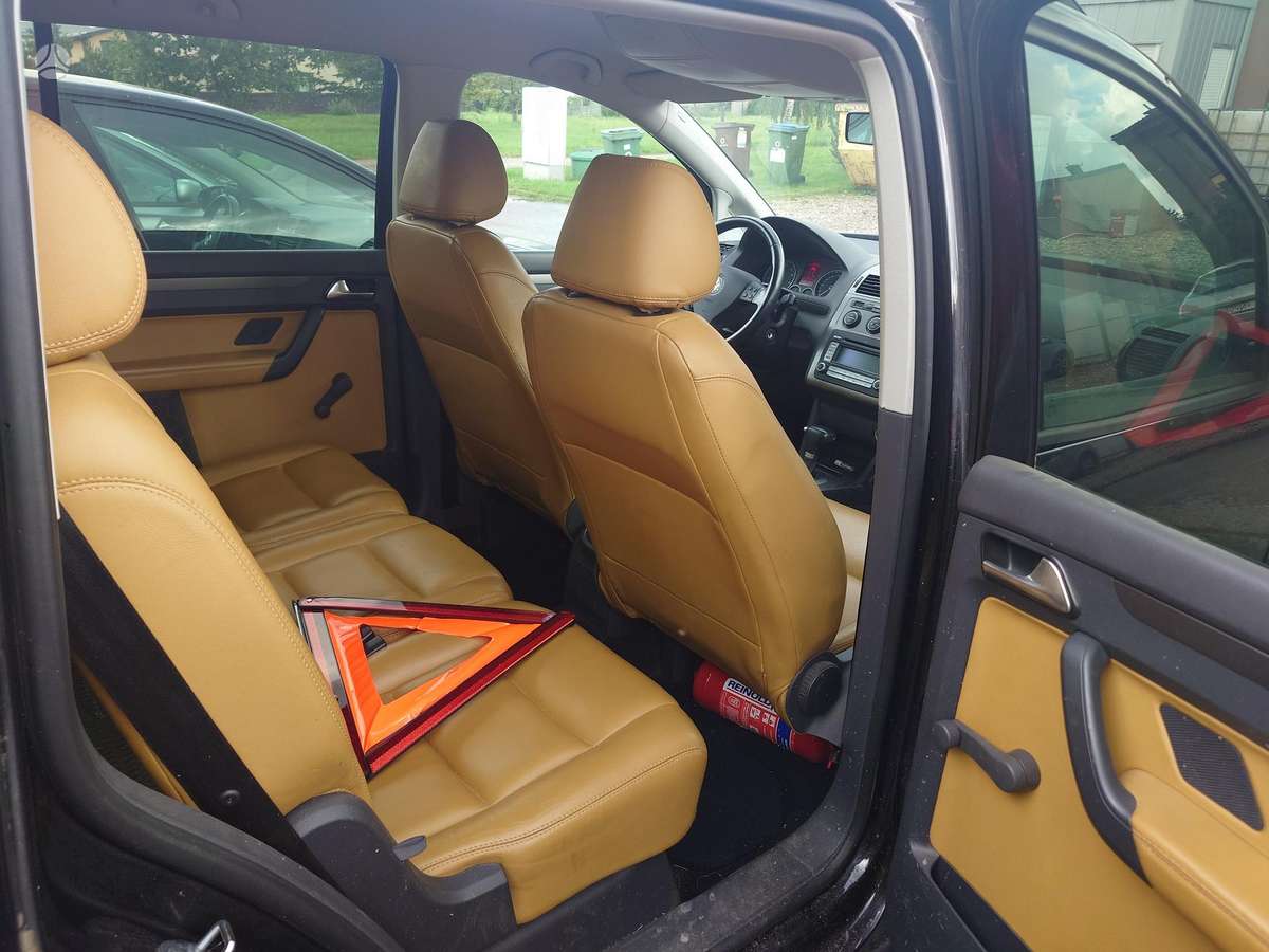 Volkswagen Touran 2008 — photo 11