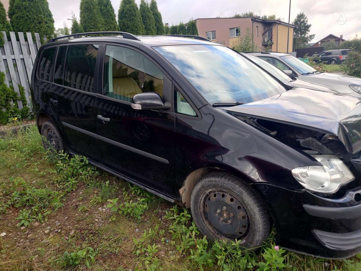 Volkswagen Touran 2008 — engine 1390 cm³, 140 HP (103kW)