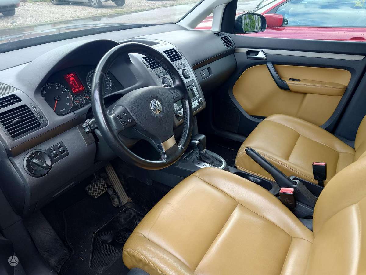 Volkswagen Touran 2008 — photo 8