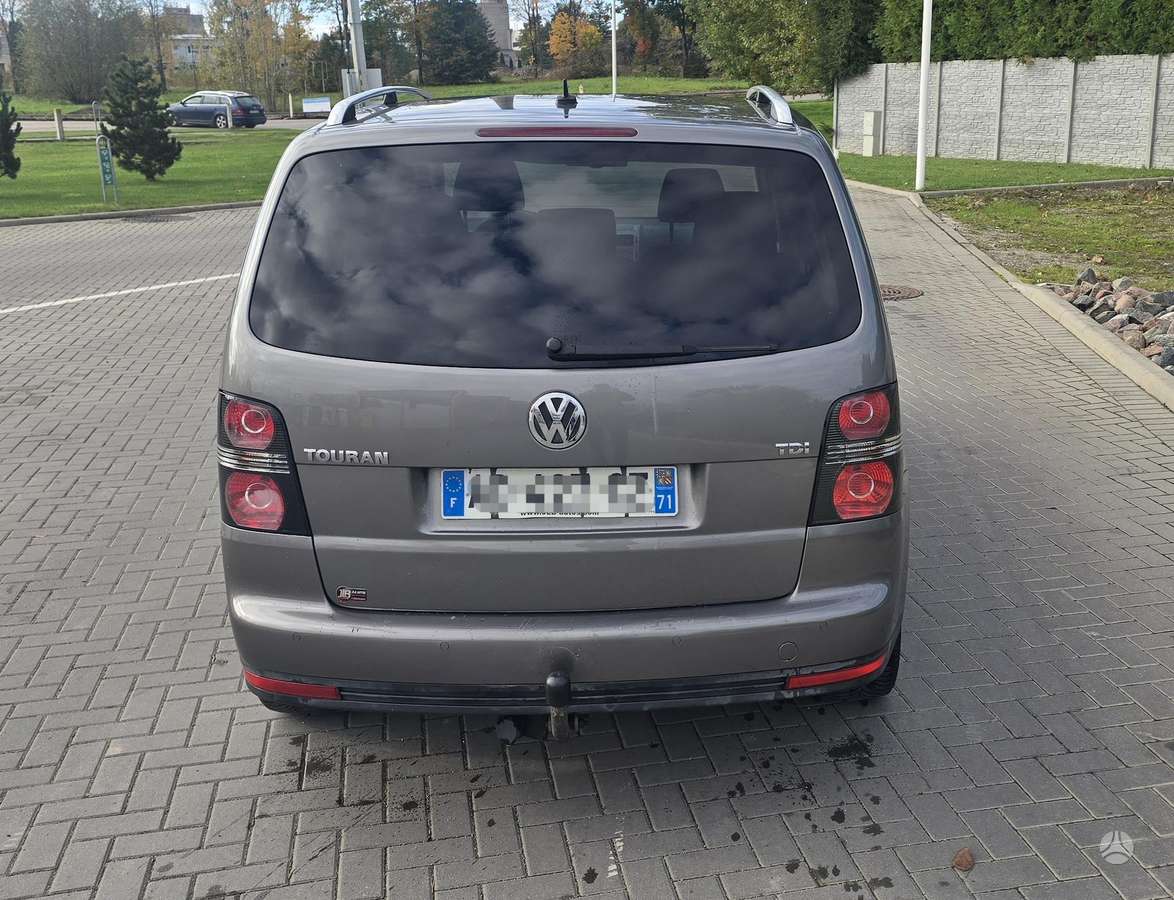 Volkswagen Touran 2009 — photo 5