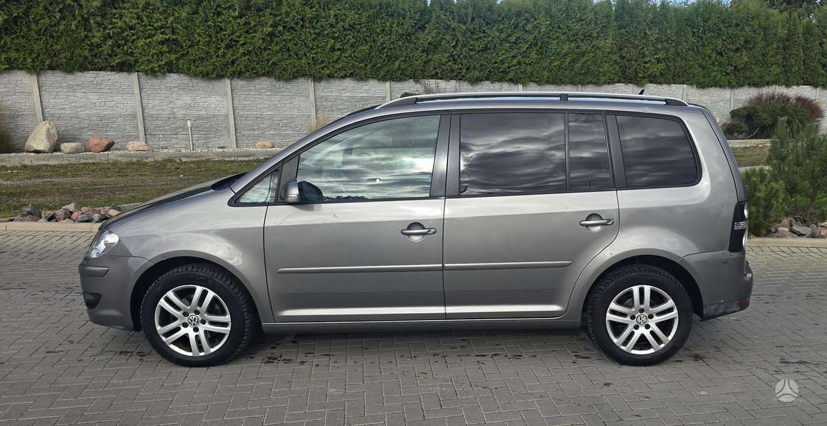 Volkswagen Touran 2009 — photo 6