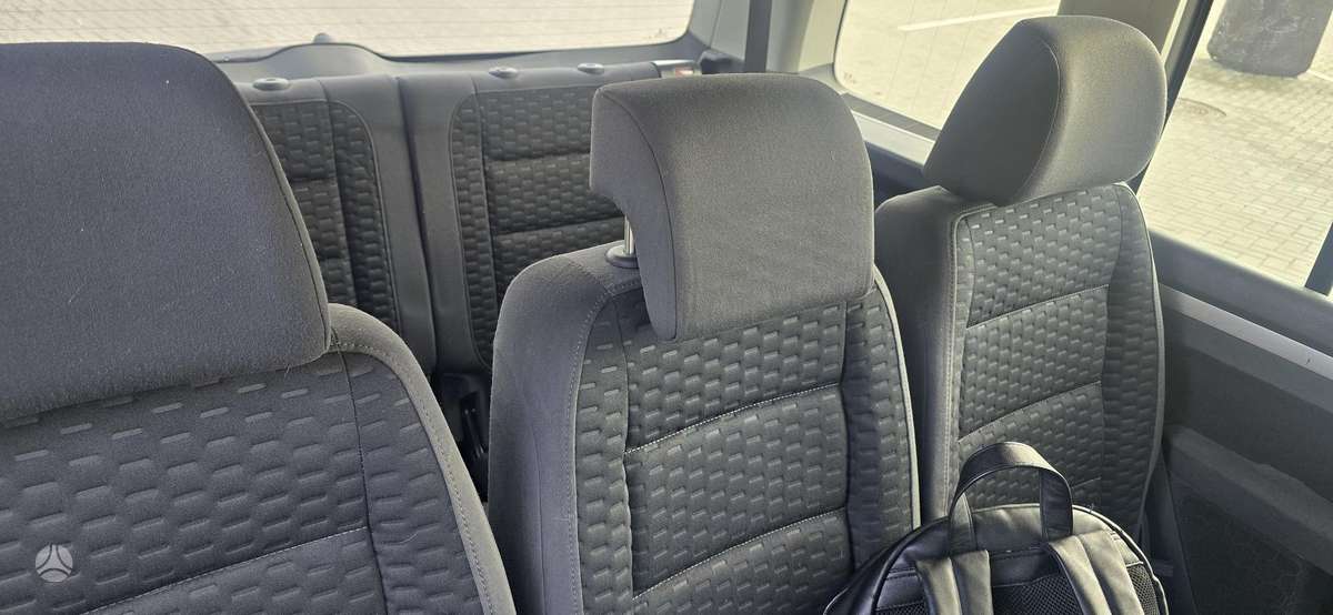 Volkswagen Touran 2009 — photo 8
