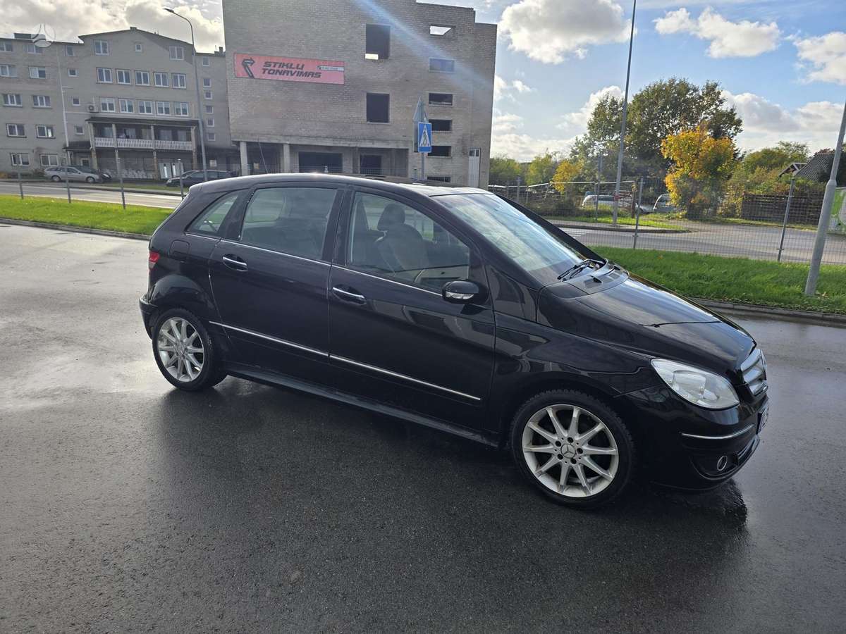 Mercedes-Benz B180 2009 — photo 10