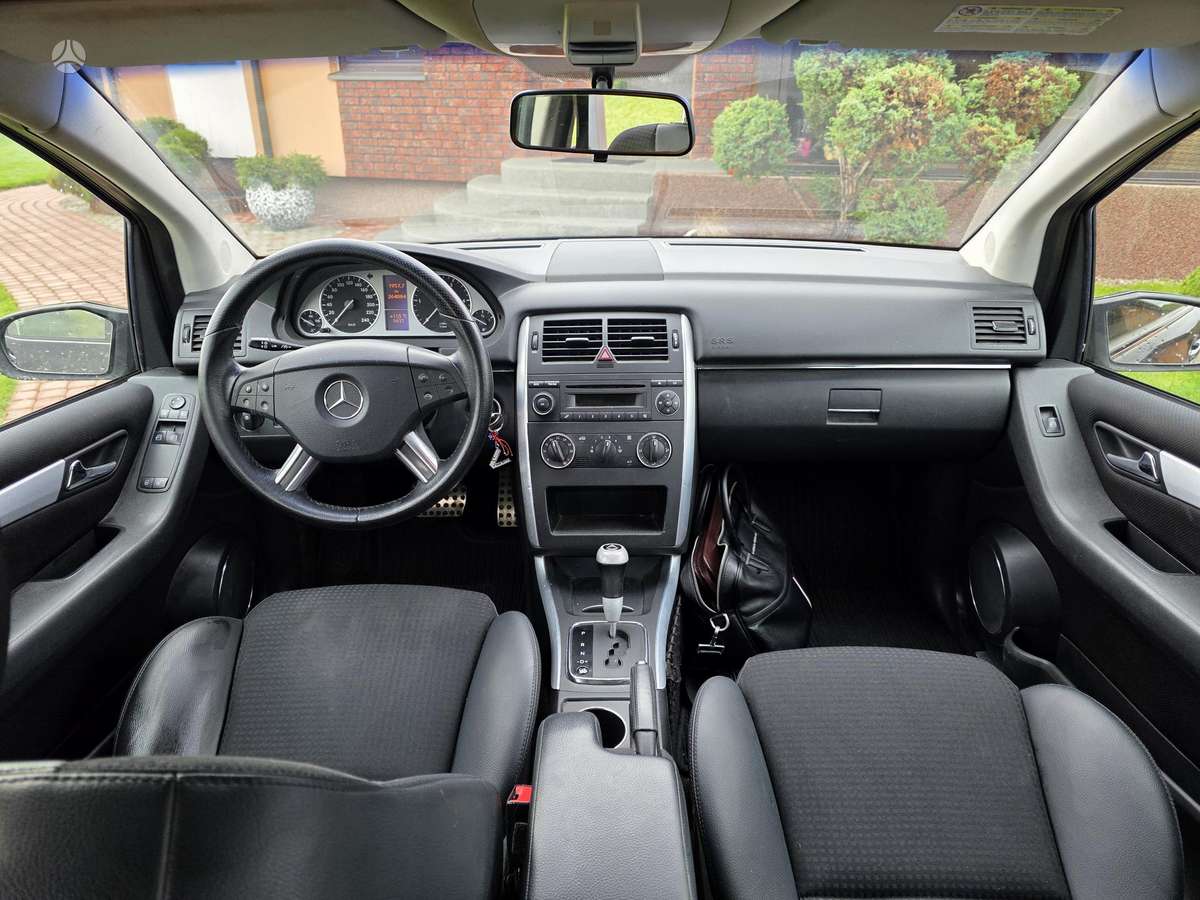 Mercedes-Benz B180 2009 — photo 12