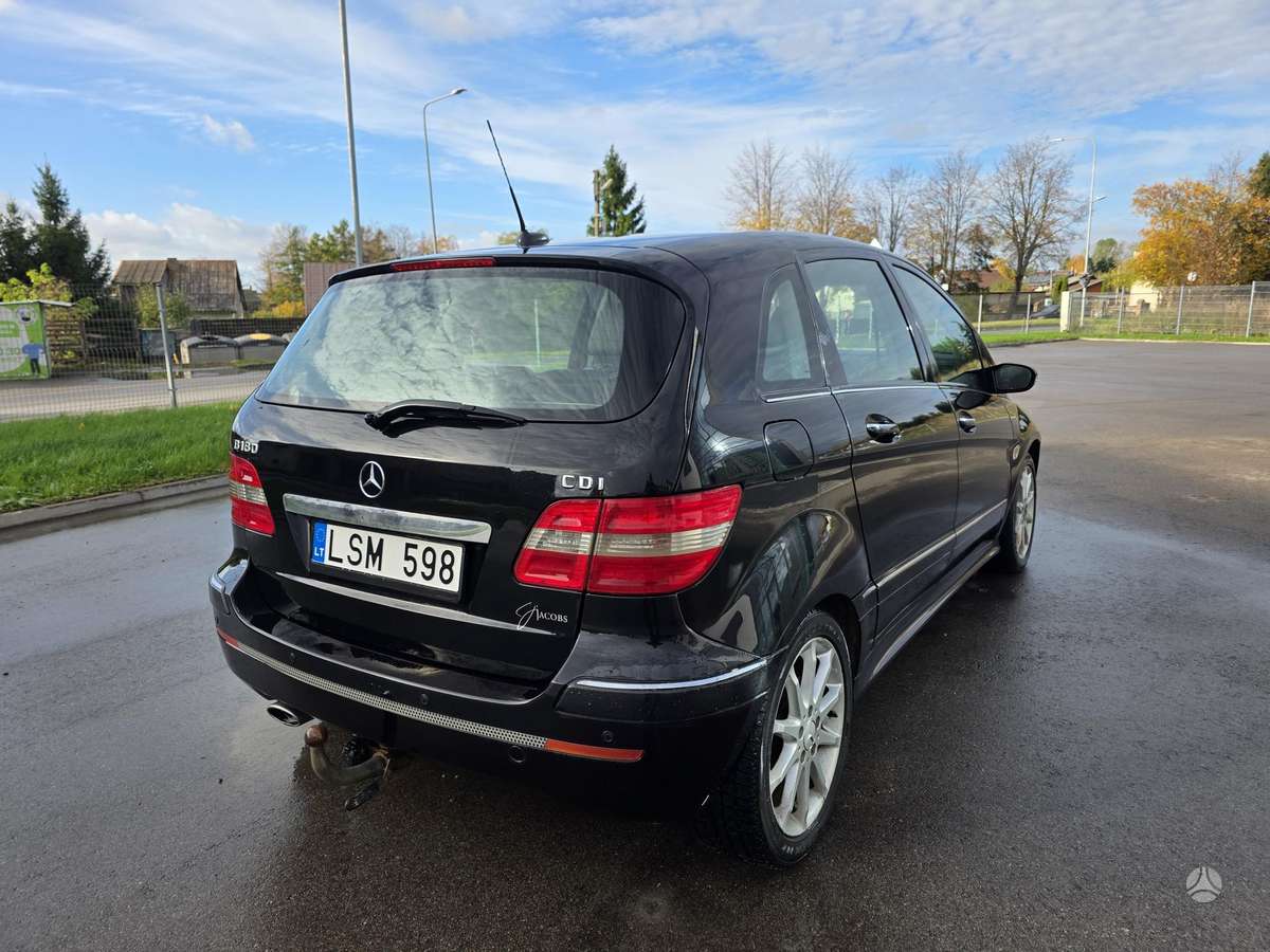 Mercedes-Benz B180 2009 — engine 2000 cm³, 109 HP (80kW)
