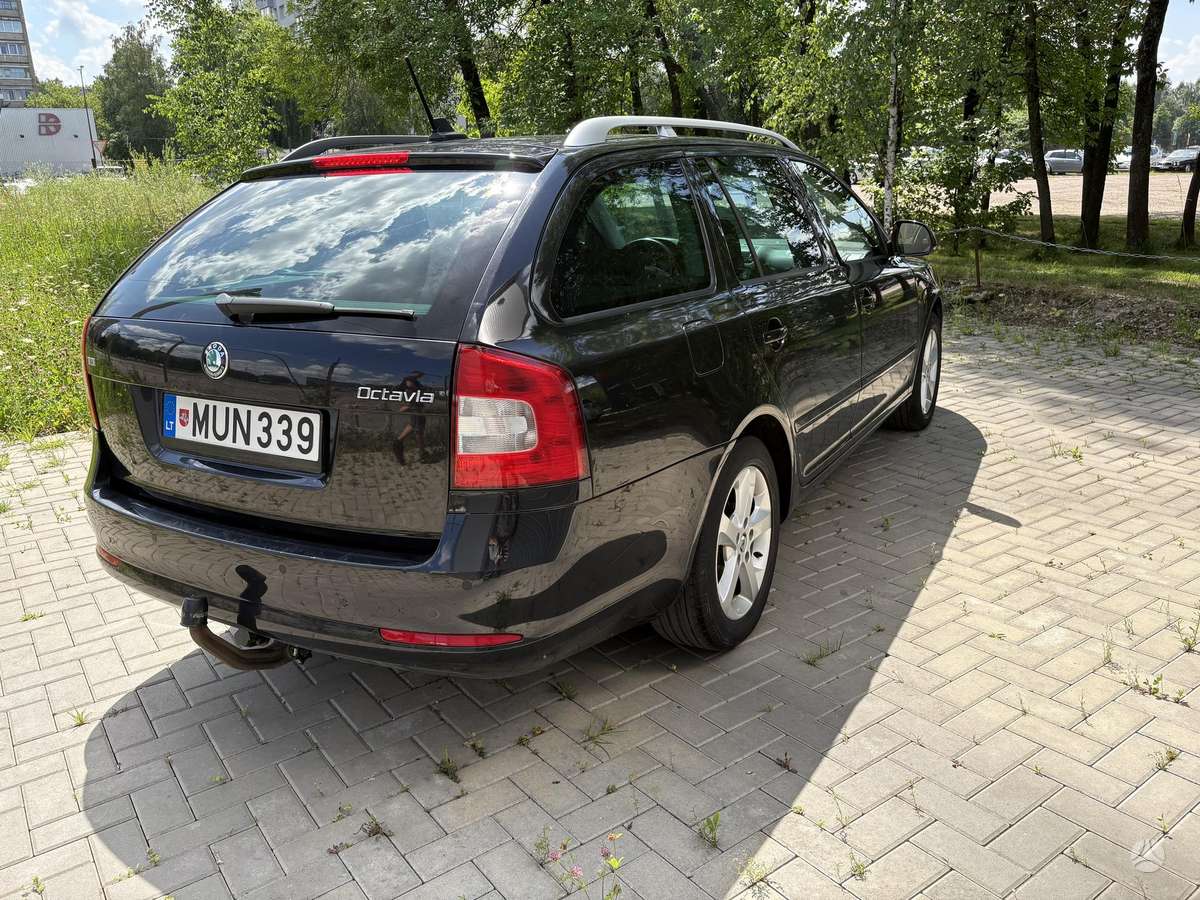 Skoda Octavia 2012 — interior