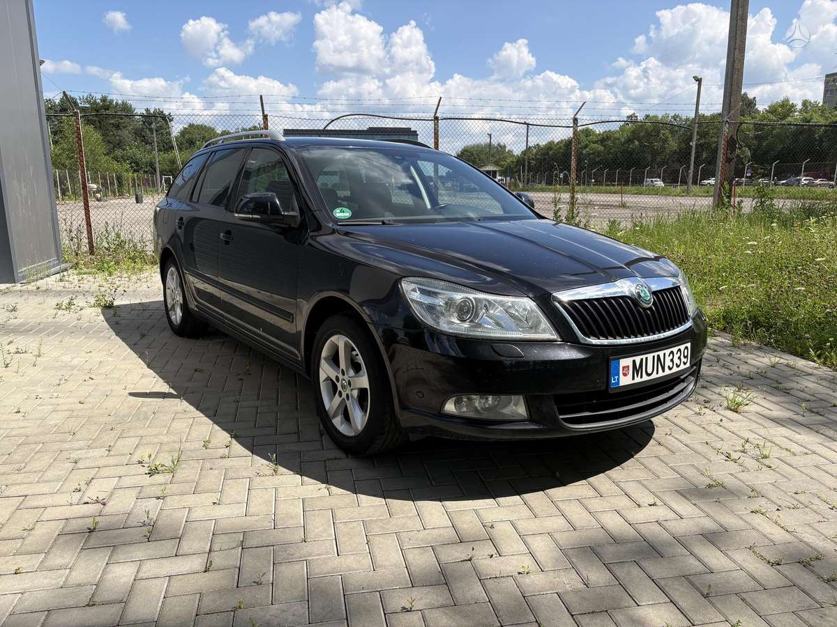 Skoda Octavia 2012 — engine 1598 cm³, 105 HP (77kW)