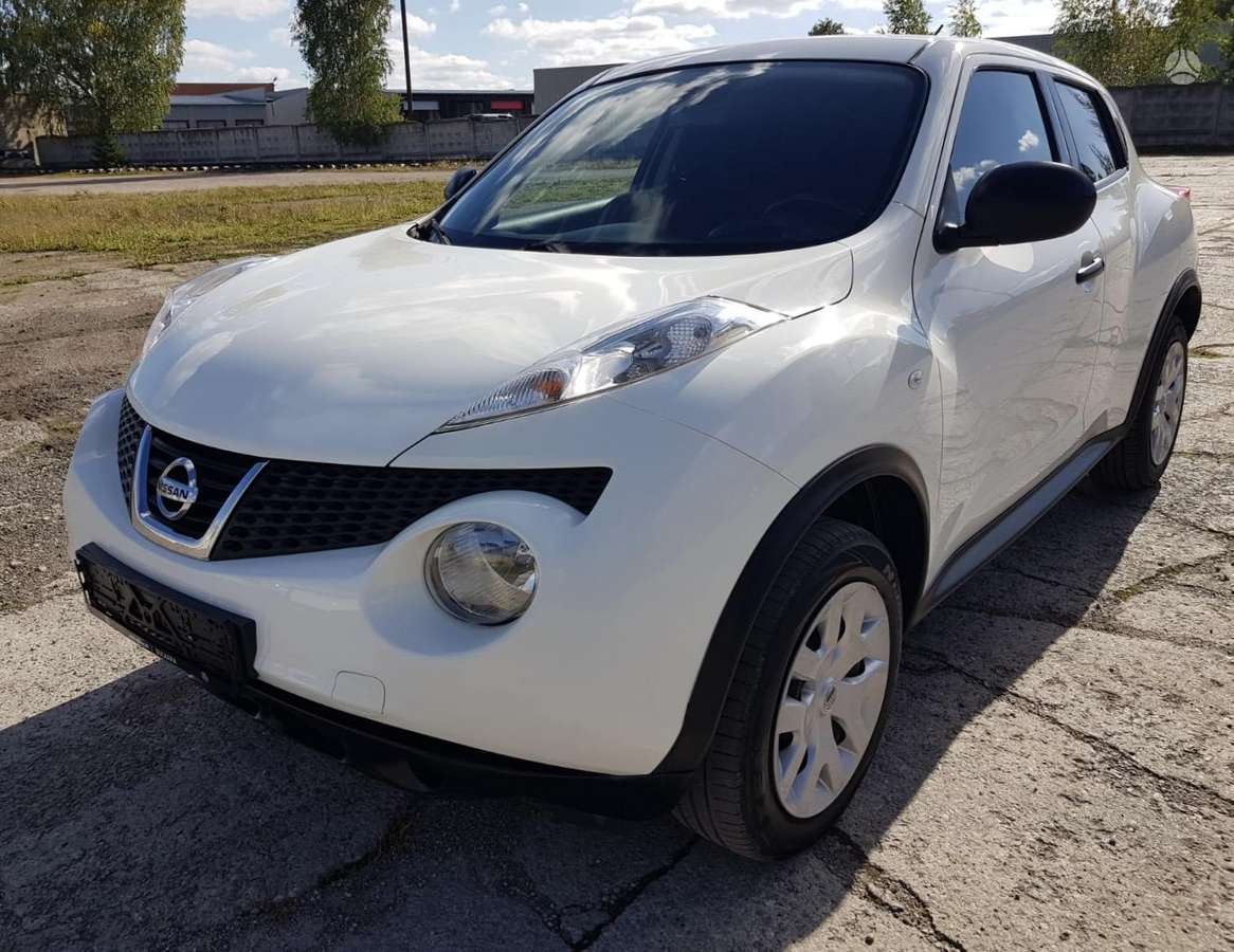 Nissan Juke 2013 — interior