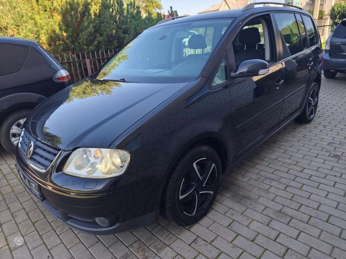 Volkswagen Touran 2006 — салон