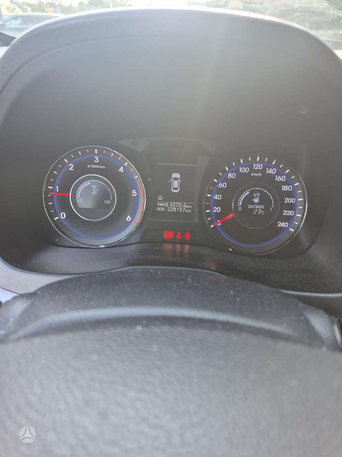 Hyundai i40 2012 — photo 12