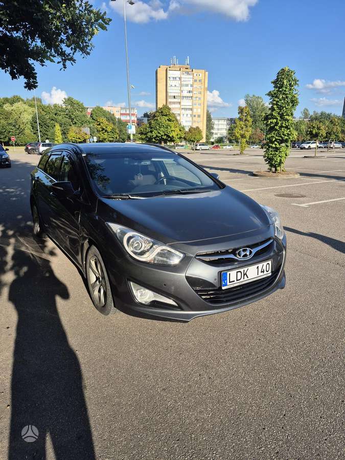Hyundai i40 2012 — engine 1685 cm³, 136 HP (100kW)