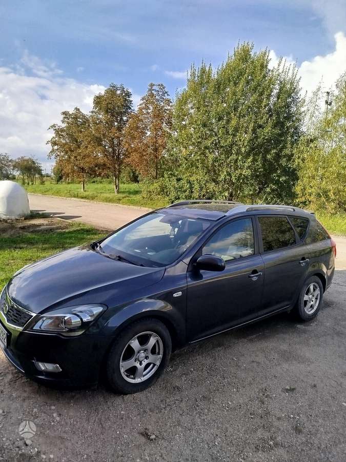 Kia Ceed 2011 — interior