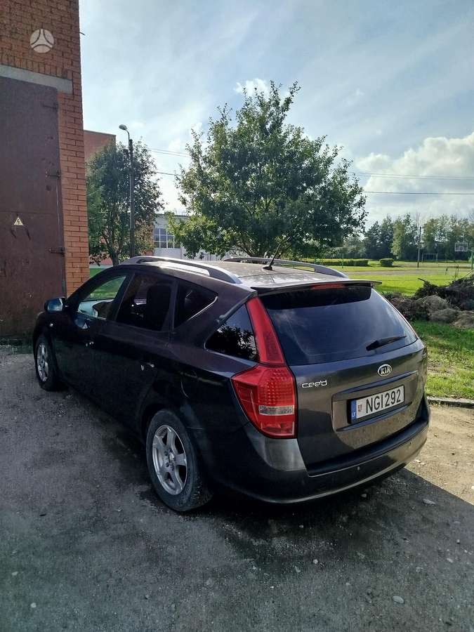 Kia Ceed 2011 — engine 1600 cm³, 90 HP (66kW)