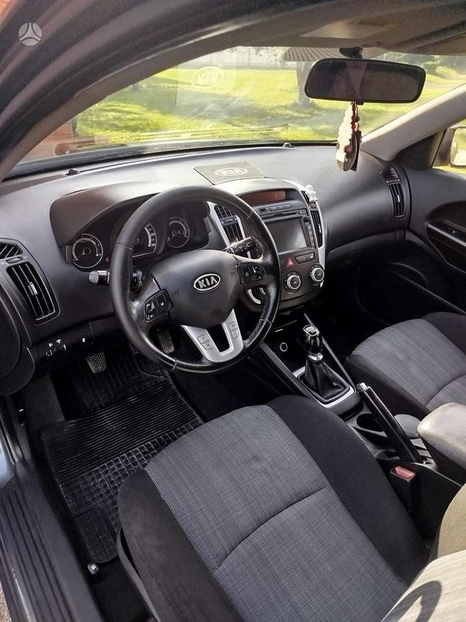 Kia Ceed 2011 — photo 7